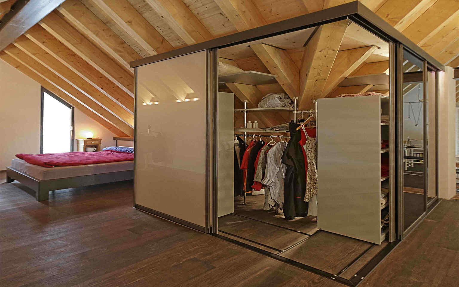 Begehbarer Kleiderschrank 16 Begehbarer Kleiderschrank 18 | Auf & Zu