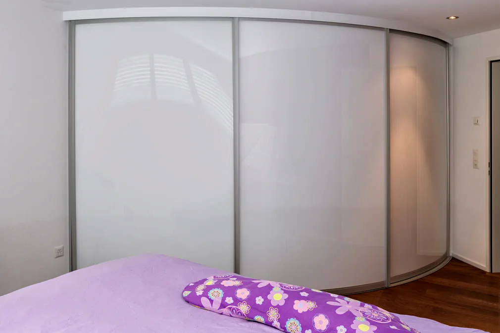 Schiebetüren | Runde Schiebetüren als Schrankfrot 0