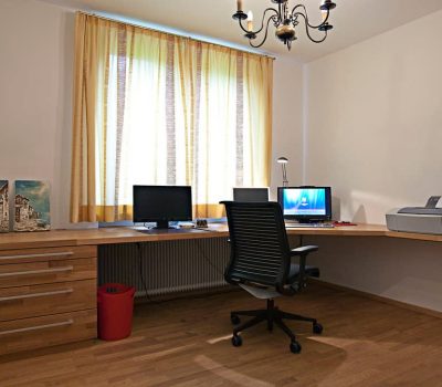 Büroeinrichtung vom Schreiner in Eiche Feldkirch
