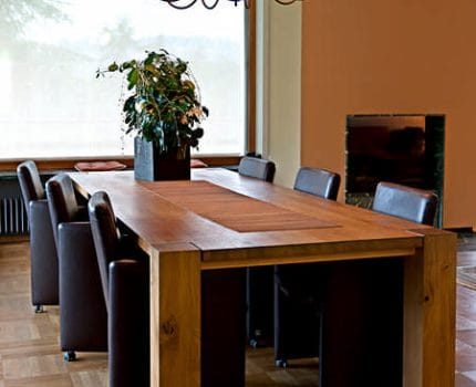 Massiver-Eichentisch-für-8-Personen-Feldkirch-ov10cp0vpvlarq6fpl2zqtysq1aoyiwzo2xc4pcpik