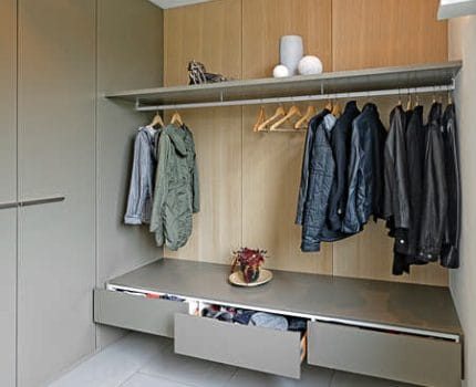 Offene-Tischlergarderobe-Bludenz-1-ov0ud0xzmccuwng72d0ln97dzcauumq4omao354l64